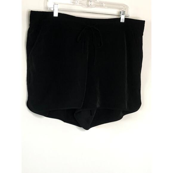 Torrid Shorts 18 | 20 Black 2 Drawstring Front Pockets Flowy - Picture 7 of 9
